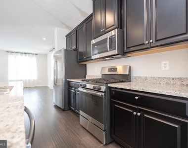 2938 Hebron Lane - Photo Thumbnail 4