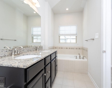2938 Hebron Lane - Photo Thumbnail 15