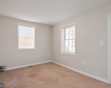 42 Pinkney Street - Photo Thumbnail 15