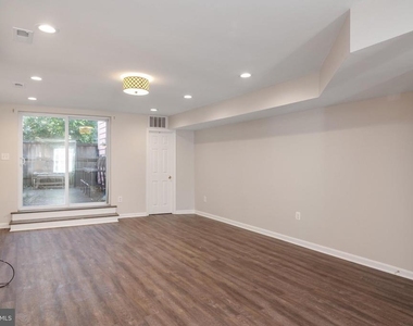 42 Pinkney Street - Photo Thumbnail 8