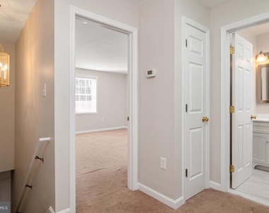 42 Pinkney Street - Photo Thumbnail 11