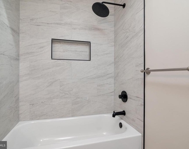 42 Pinkney Street - Photo Thumbnail 19