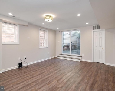 42 Pinkney Street - Photo Thumbnail 9