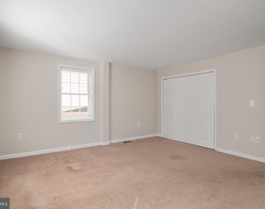 42 Pinkney Street - Photo Thumbnail 13