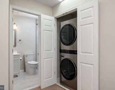 42 Pinkney Street - Photo Thumbnail 17