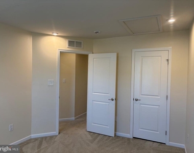 433 Goodwick Drive - Photo Thumbnail 25