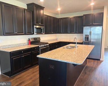 433 Goodwick Drive - Photo Thumbnail 7