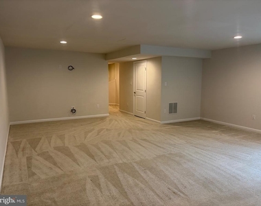 433 Goodwick Drive - Photo Thumbnail 13