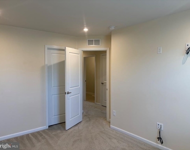 433 Goodwick Drive - Photo Thumbnail 27