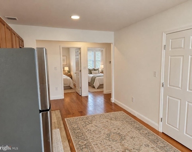 210 Orange Street Se - Photo Thumbnail 4