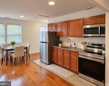 210 Orange Street Se - Photo Thumbnail 2
