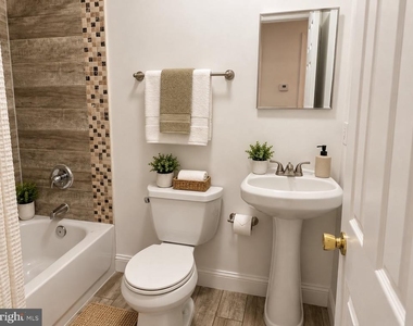 210 Orange Street Se - Photo Thumbnail 7
