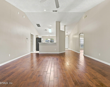 12744 Marsh Cove Drive S - Photo Thumbnail 11
