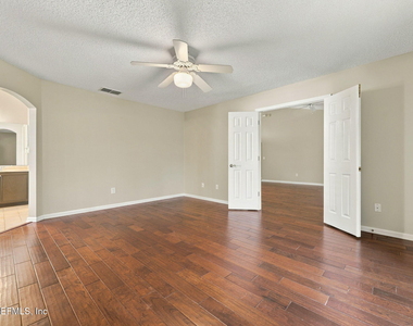 12744 Marsh Cove Drive S - Photo Thumbnail 17
