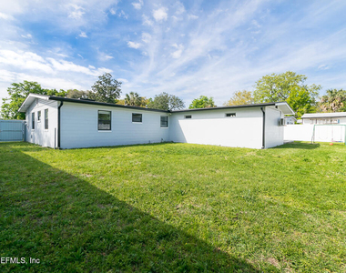 6221 Ashwood Lane - Photo Thumbnail 21
