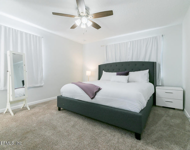 6221 Ashwood Lane - Photo Thumbnail 10