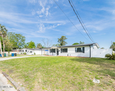 6221 Ashwood Lane - Photo Thumbnail 22