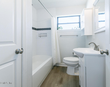 6221 Ashwood Lane - Photo Thumbnail 16