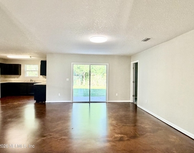 11987 Sands Pointe Court - Photo Thumbnail 4