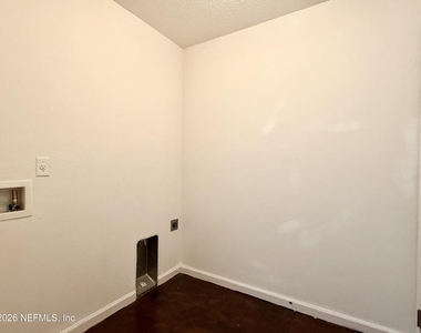 11987 Sands Pointe Court - Photo Thumbnail 23