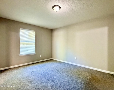 11987 Sands Pointe Court - Photo Thumbnail 11