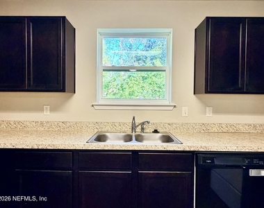 11987 Sands Pointe Court - Photo Thumbnail 6