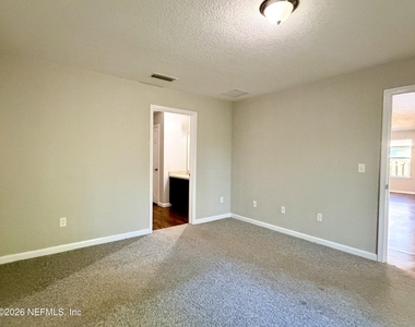 11987 Sands Pointe Court - Photo Thumbnail 12