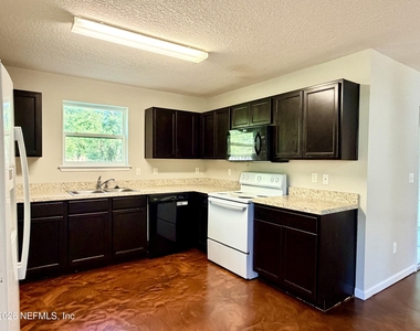 11987 Sands Pointe Court - Photo Thumbnail 7