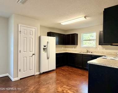 11987 Sands Pointe Court - Photo Thumbnail 5