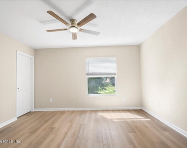 409 Walnut Drive - Photo Thumbnail 14