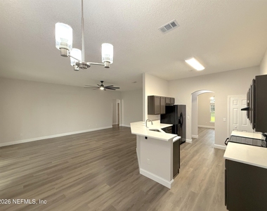 557 Grand Parke Drive - Photo Thumbnail 7