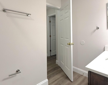557 Grand Parke Drive - Photo Thumbnail 30