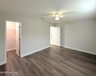 557 Grand Parke Drive - Photo Thumbnail 20