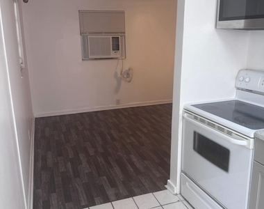4337 Turner Avenue - Photo Thumbnail 11