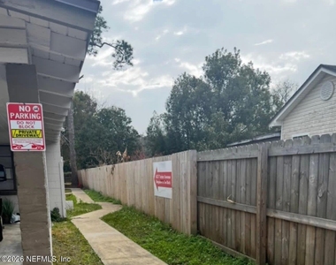 4337 Turner Avenue - Photo Thumbnail 2