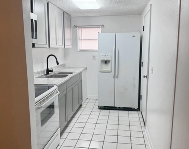 4337 Turner Avenue - Photo Thumbnail 9
