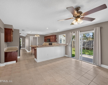 1006 Clay Street - Photo Thumbnail 15