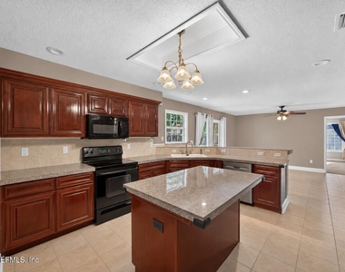 1006 Clay Street - Photo Thumbnail 9