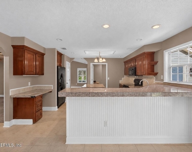 1006 Clay Street - Photo Thumbnail 12