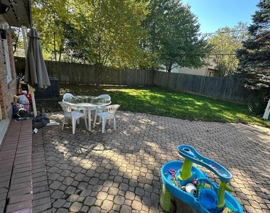 1350 Ferndale Avenue - Photo Thumbnail 15