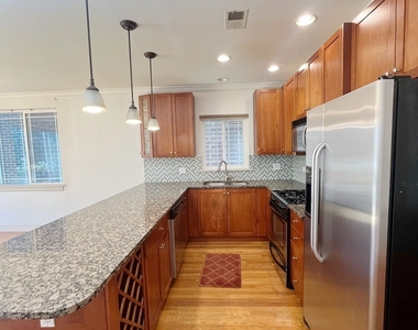 1514 W Thomas Street - Photo Thumbnail 18
