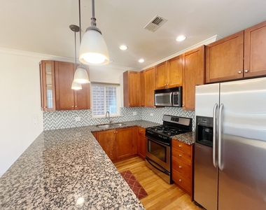 1514 W Thomas Street - Photo Thumbnail 17