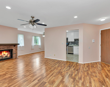 603 Eastview Court - Photo Thumbnail 3