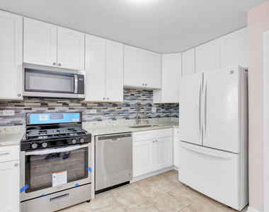 603 Eastview Court - Photo Thumbnail 5