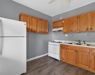 340 S Homan Street - Photo Thumbnail 3