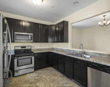 1476 Manning Avenue - Photo Thumbnail 6