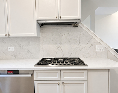 1351 W Altgeld Street - Photo Thumbnail 18