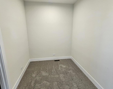 917 Partridge Circle - Photo Thumbnail 5