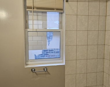 7827 S Winchester Avenue - Photo Thumbnail 7