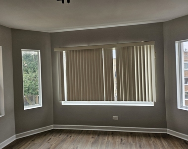 7827 S Winchester Avenue - Photo Thumbnail 2
